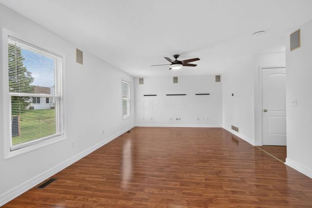 8839 Meadow Grass Lane, Lewis Center, OH 43035