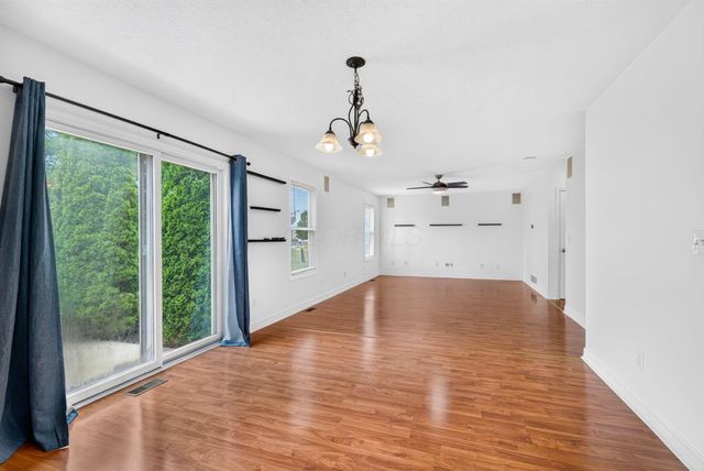 8839 Meadow Grass Lane, Lewis Center, OH 43035