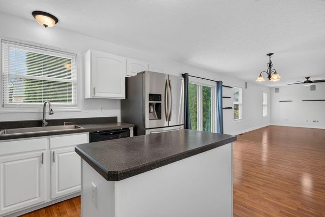 8839 Meadow Grass Lane, Lewis Center, OH 43035