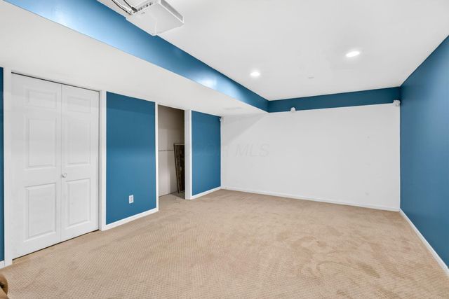 8839 Meadow Grass Lane, Lewis Center, OH 43035