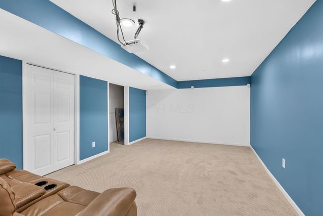 8839 Meadow Grass Lane, Lewis Center, OH 43035