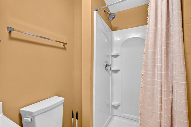 8839 Meadow Grass Lane, Lewis Center, OH 43035