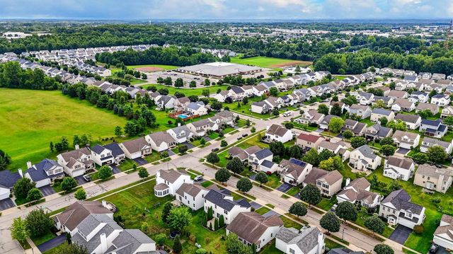 8839 Meadow Grass Lane, Lewis Center, OH 43035