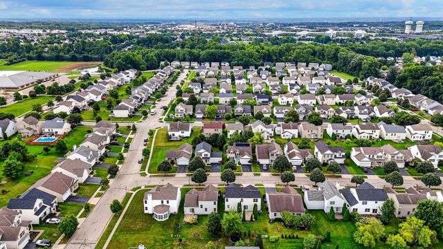 8839 Meadow Grass Lane, Lewis Center, OH 43035