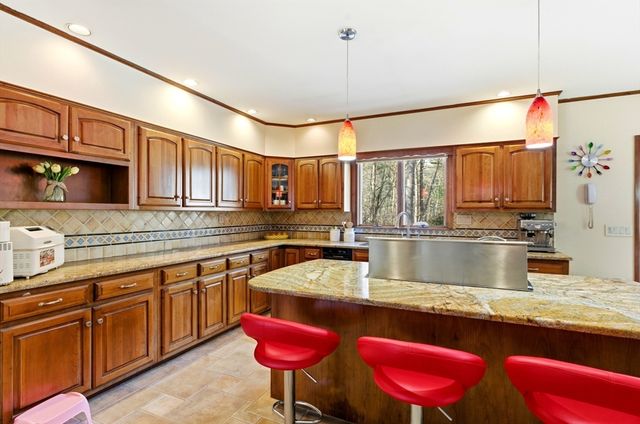 253 Highland St, Weston, MA 02493