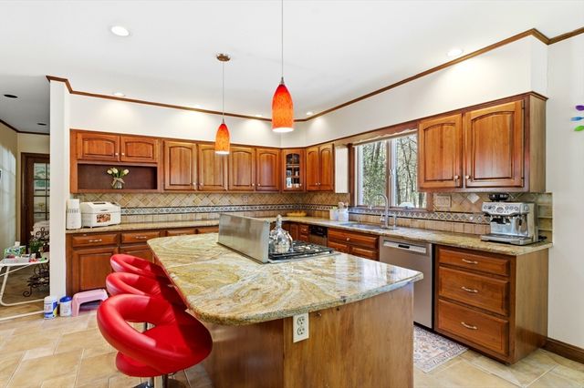 253 Highland St, Weston, MA 02493