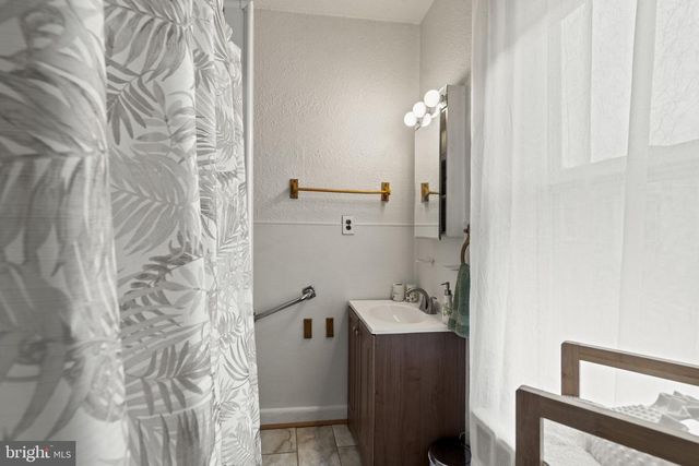 2314 W OAKDALE ST, Philadelphia, PA 19132