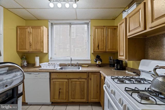 2314 W OAKDALE ST, Philadelphia, PA 19132