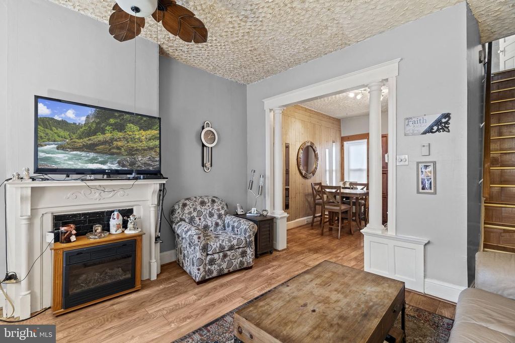 2314 W OAKDALE ST, Philadelphia, PA 19132