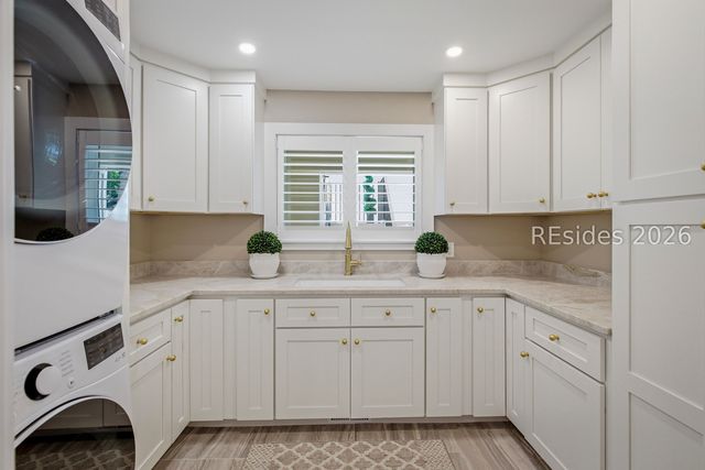 19 Mizzenmast Ct, Hilton Head Island, SC 29928