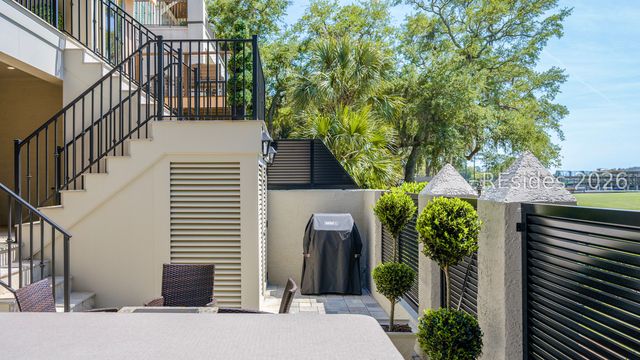 19 Mizzenmast Ct, Hilton Head Island, SC 29928