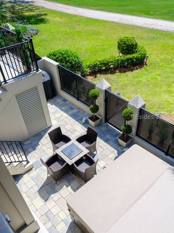 19 Mizzenmast Ct, Hilton Head Island, SC 29928