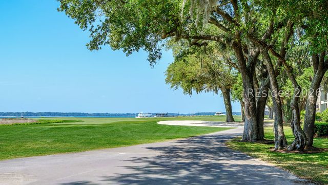 19 Mizzenmast Ct, Hilton Head Island, SC 29928