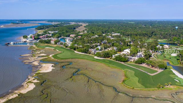 19 Mizzenmast Ct, Hilton Head Island, SC 29928