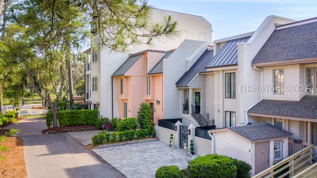 19 Mizzenmast Ct, Hilton Head Island, SC 29928