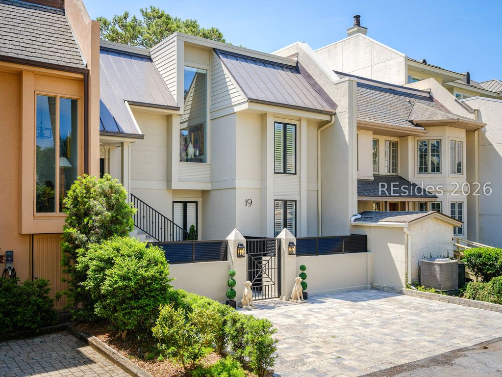 19 Mizzenmast Ct, Hilton Head Island, SC 29928