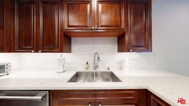 907 S SHENANDOAH Street 101, Los Angeles, CA 90035