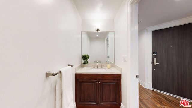 907 S SHENANDOAH Street 101, Los Angeles, CA 90035