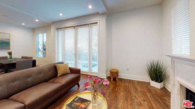 907 S SHENANDOAH Street 101, Los Angeles, CA 90035