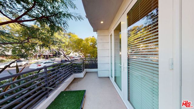 907 S SHENANDOAH Street 101, Los Angeles, CA 90035