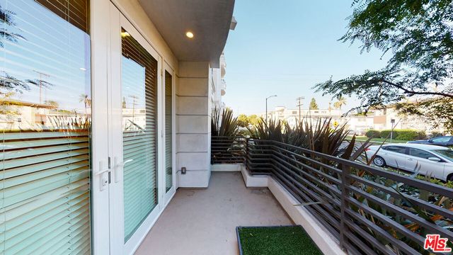 907 S SHENANDOAH Street 101, Los Angeles, CA 90035