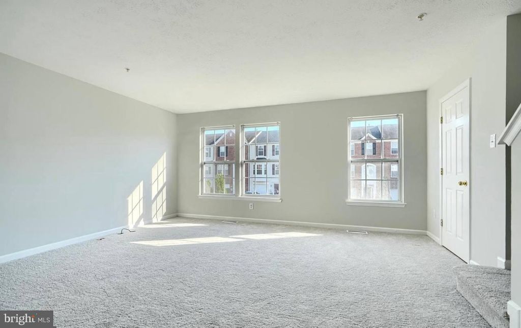 Image 10 of property listing at 9863 DECATUR RD, Middle River, MD 21220
