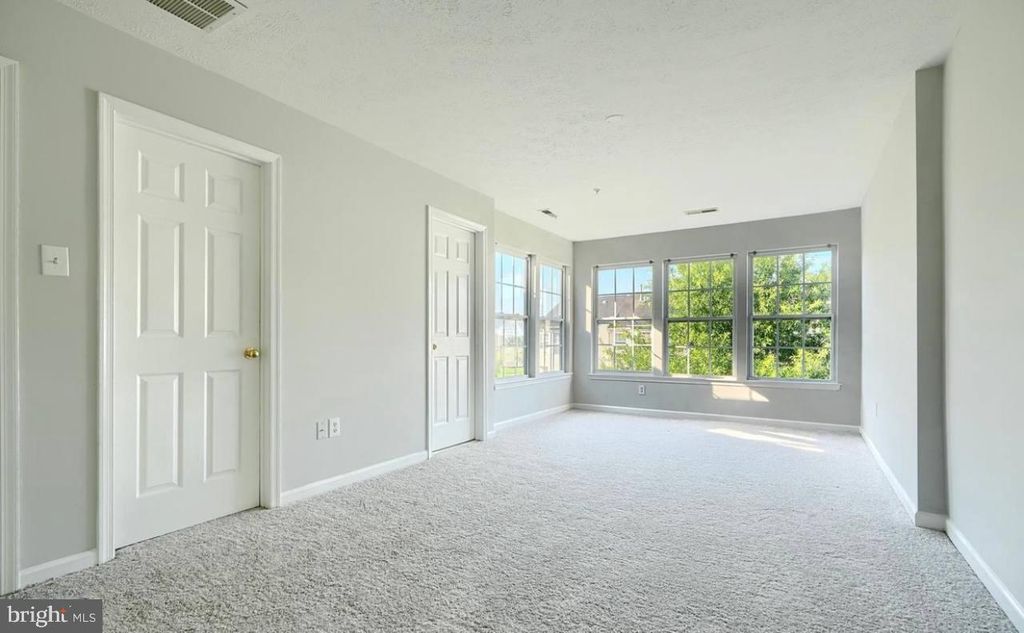 Image 23 of property listing at 9863 DECATUR RD, Middle River, MD 21220