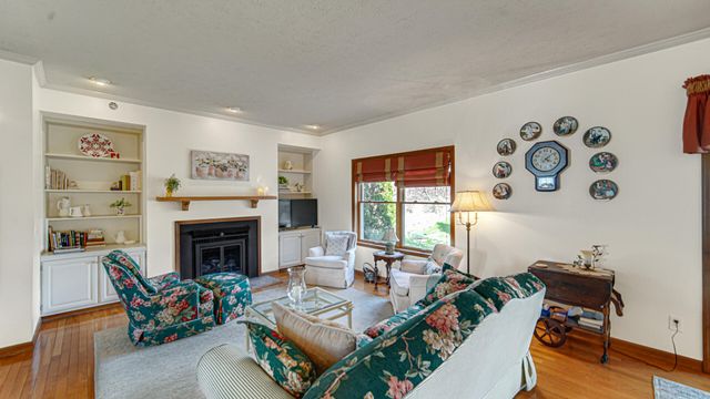 2463 W Rue Du Lac Court, La Porte, IN 46350