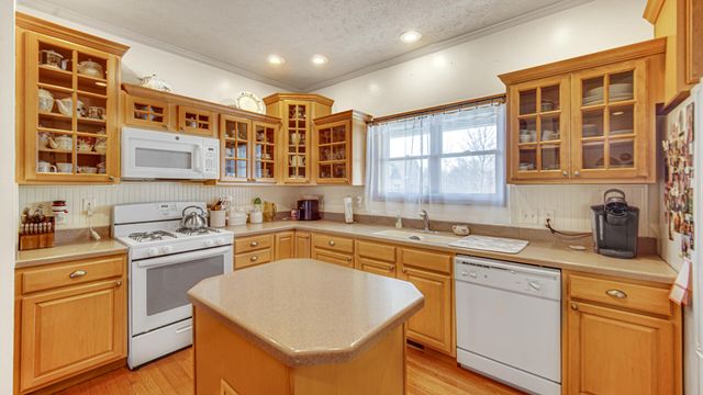 2463 W Rue Du Lac Court, La Porte, IN 46350