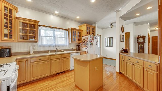 2463 W Rue Du Lac Court, La Porte, IN 46350
