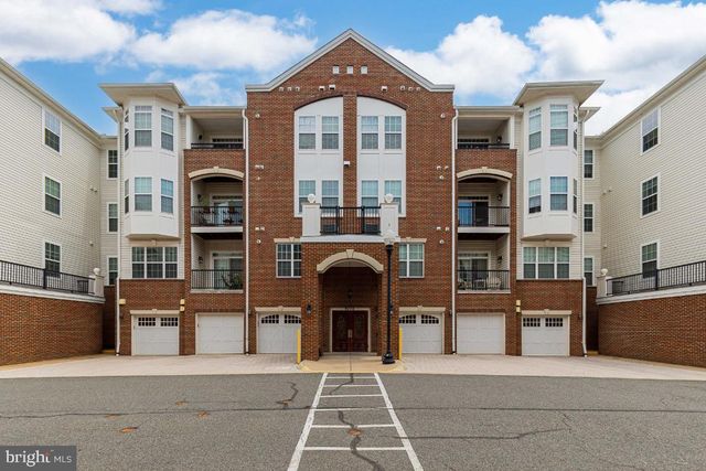 9200 Charleston Dr Unit 207, Manassas, VA 20110