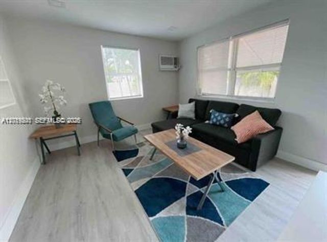 1925 Dewey St 1927, Hollywood, FL 33020