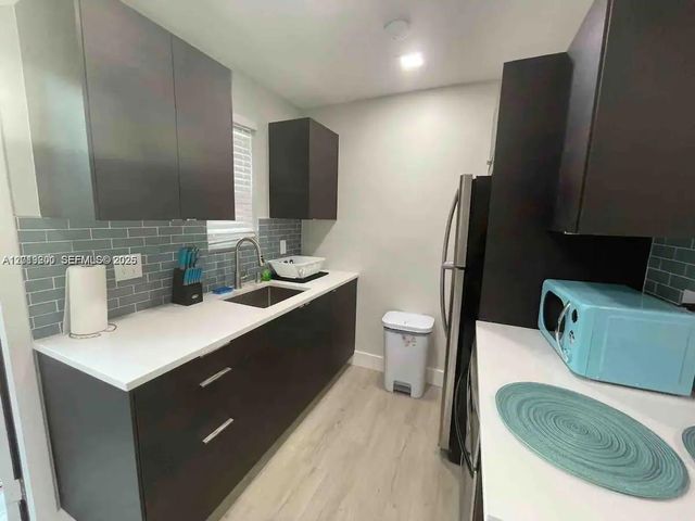 1925 Dewey St 1927, Hollywood, FL 33020