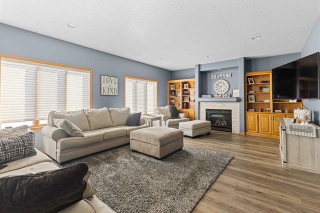 722 42nd Avenue S, Moorhead, MN 56560