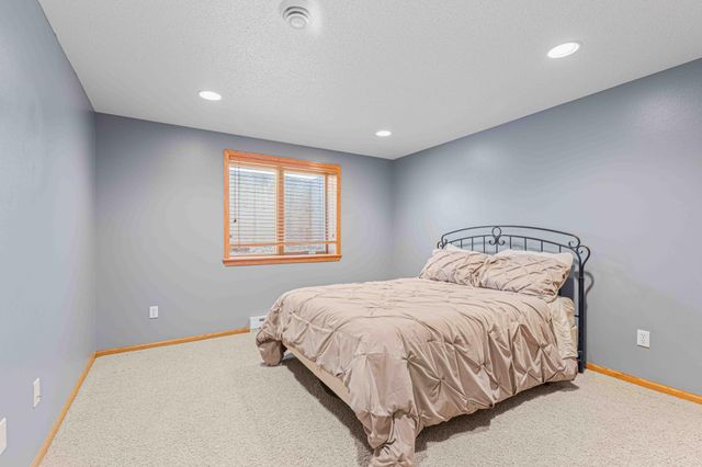 722 42nd Avenue S, Moorhead, MN 56560