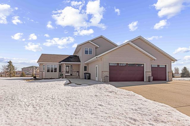 722 42nd Avenue S, Moorhead, MN 56560