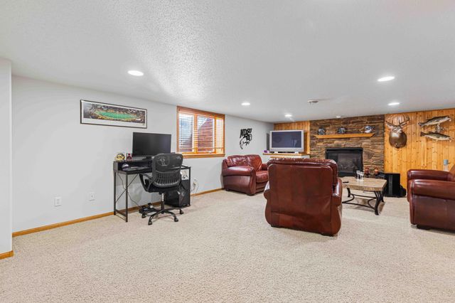 722 42nd Avenue S, Moorhead, MN 56560