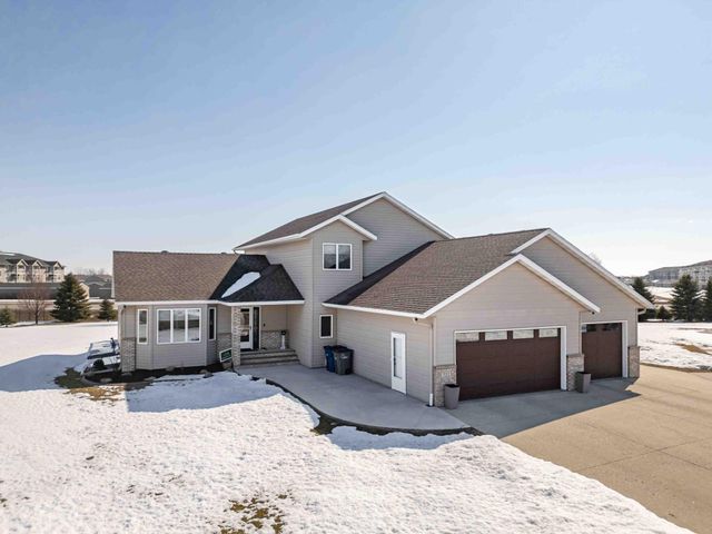 722 42nd Avenue S, Moorhead, MN 56560