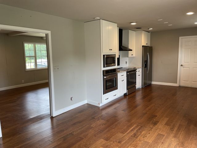 305 Cedar Hill Rd, Adams, TN 37010