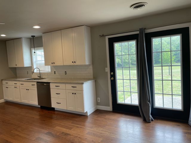 305 Cedar Hill Rd, Adams, TN 37010