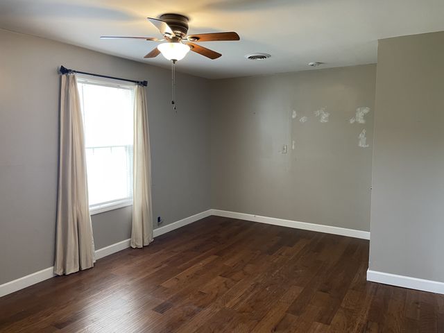 305 Cedar Hill Rd, Adams, TN 37010