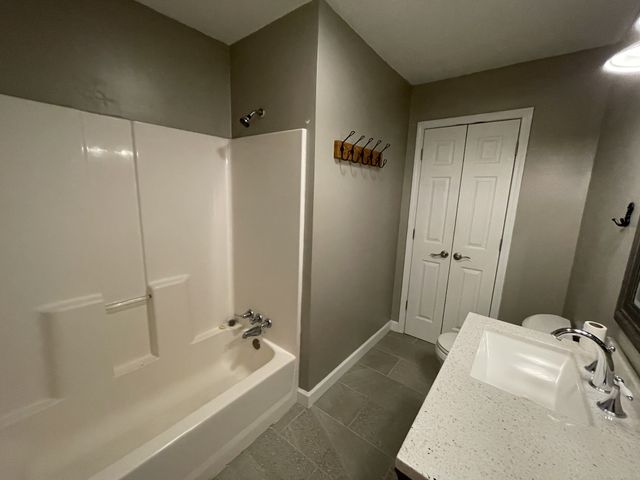 305 Cedar Hill Rd, Adams, TN 37010