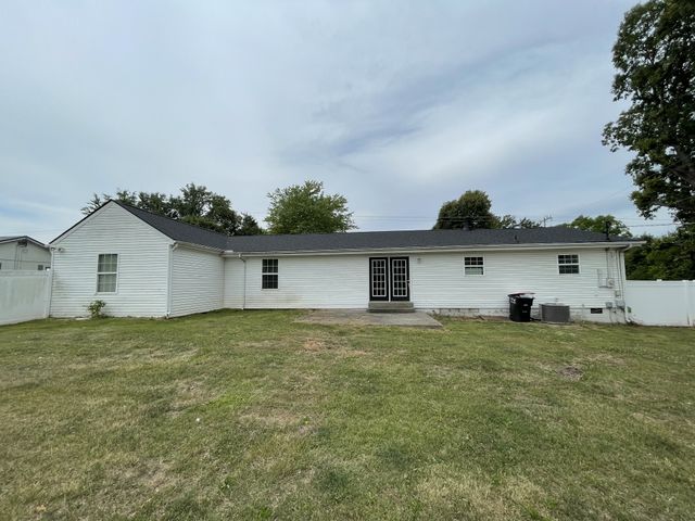 305 Cedar Hill Rd, Adams, TN 37010