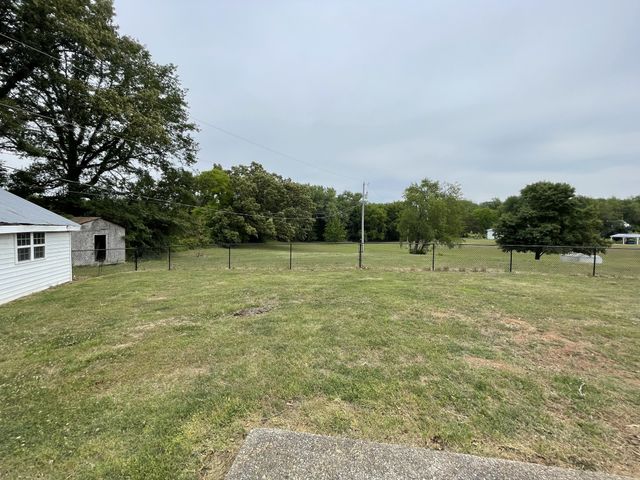 305 Cedar Hill Rd, Adams, TN 37010