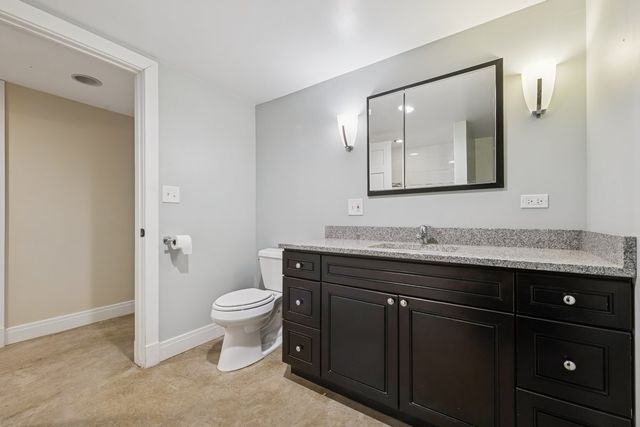 1122 S Oak Park Avenue, Oak Park, IL 60304