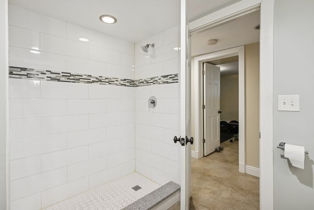 1122 S Oak Park Avenue, Oak Park, IL 60304