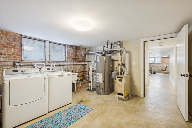 1122 S Oak Park Avenue, Oak Park, IL 60304