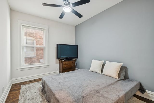 1122 S Oak Park Avenue, Oak Park, IL 60304