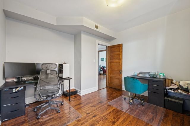 1122 S Oak Park Avenue, Oak Park, IL 60304