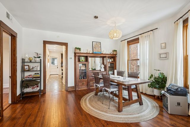 1122 S Oak Park Avenue, Oak Park, IL 60304